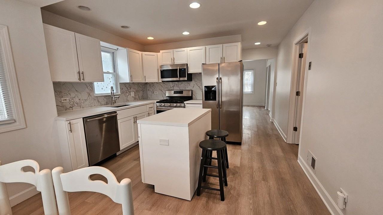 2704 N New England Ave - Photo 4 of 20