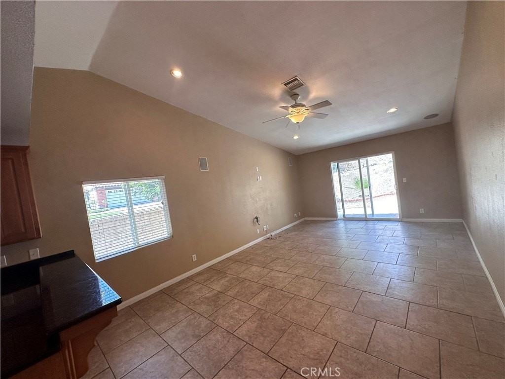 1299 Dogwood St - Photo 5 of 44