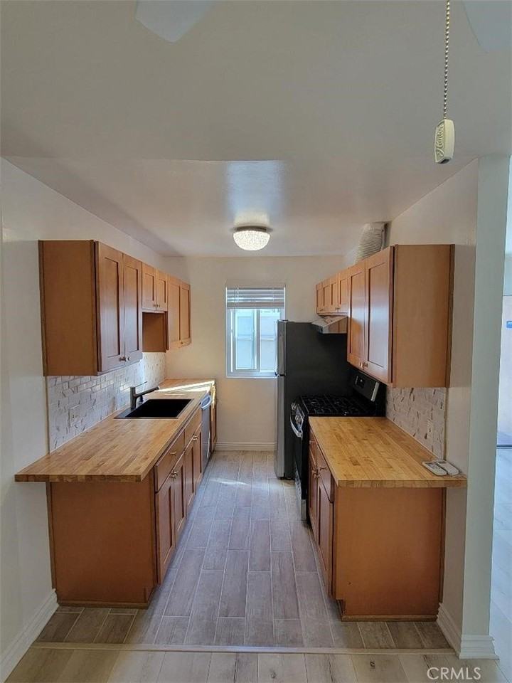 591 South St #12 - Photo 5 of 12