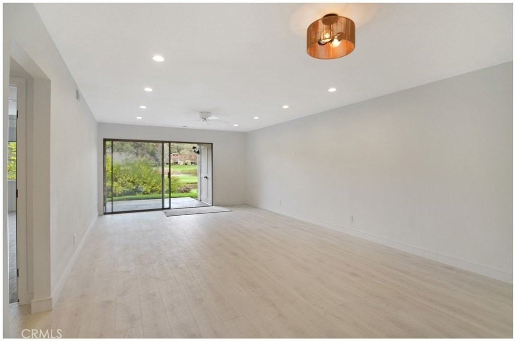 31402 W Nine Dr - Photo 4 of 47