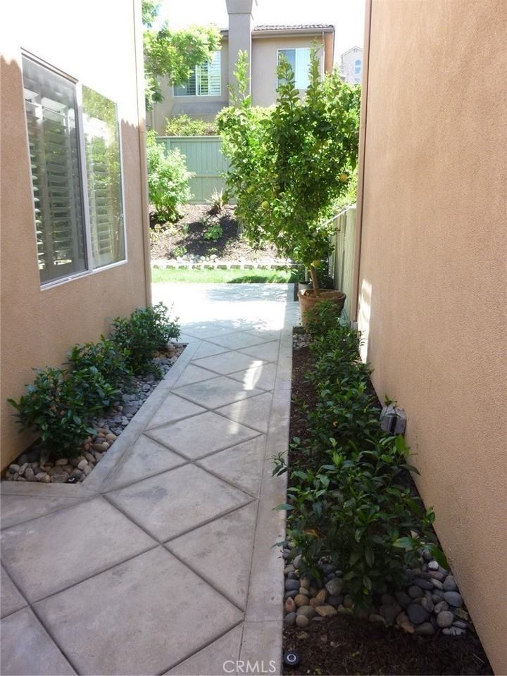 141 Trofello Ln - Photo 2 of 46