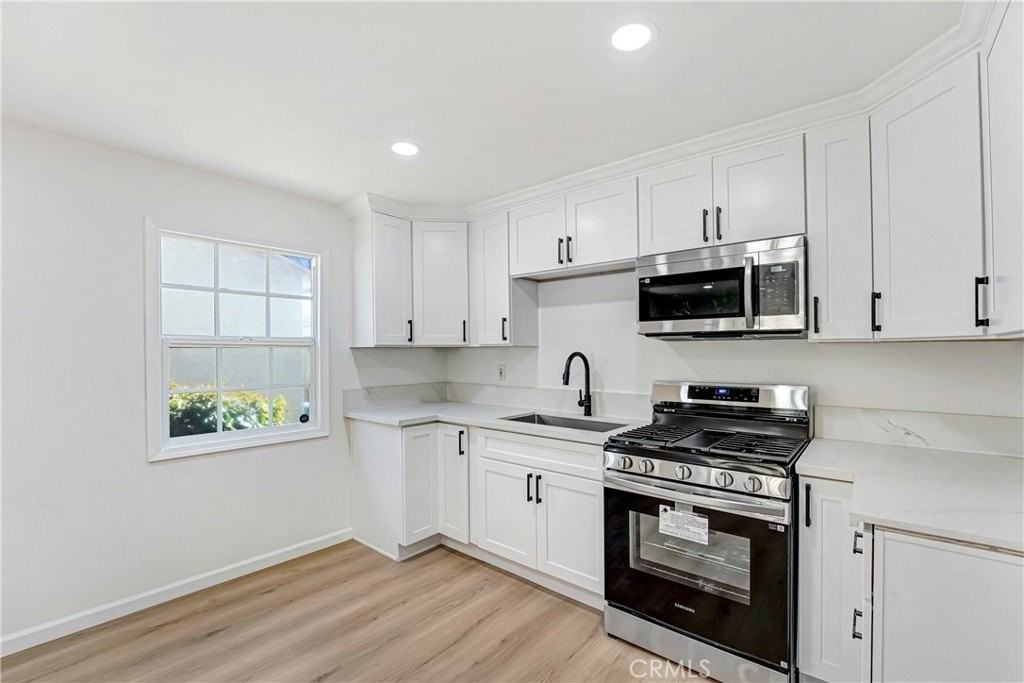 10529 S Truro Ave - Photo 7 of 27