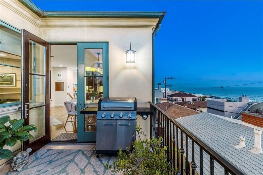 320 33rd Pl - Photo 4 of 28