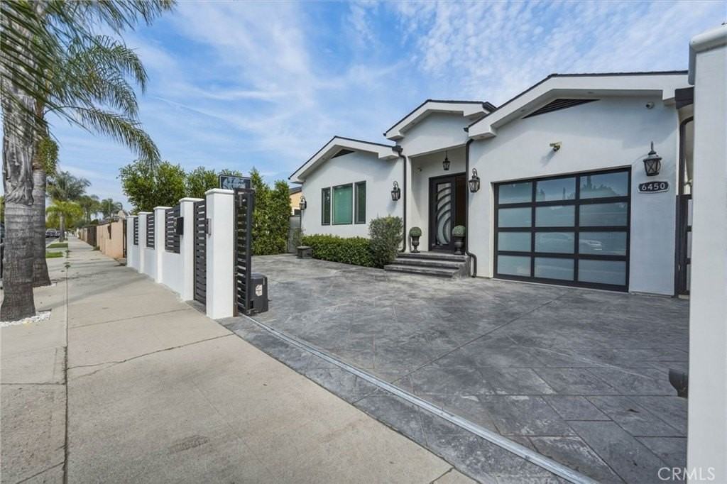 6450 Teesdale Ave - Photo 4 of 48