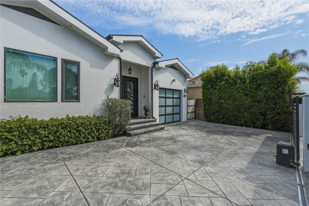 6450 Teesdale Ave - Photo 5 of 48