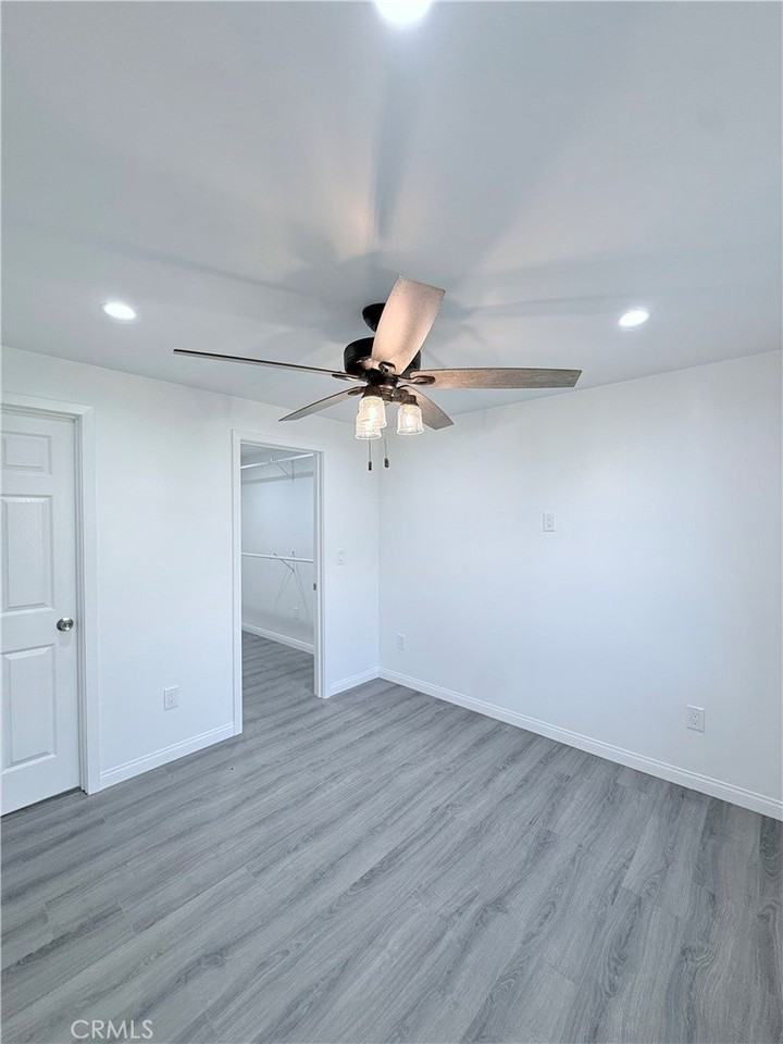 20637 Schoenborn St - Photo 6 of 7