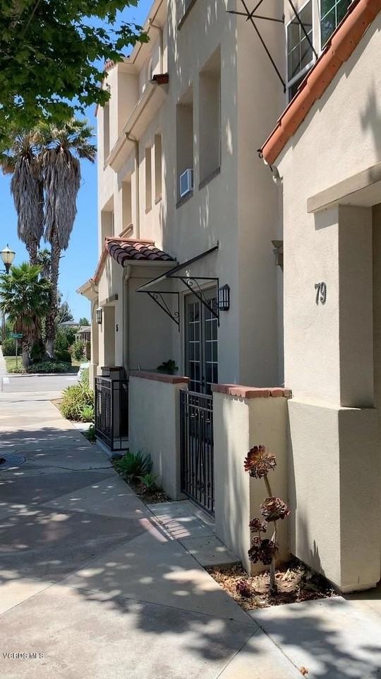 79 Palm Dr - Photo 4 of 34