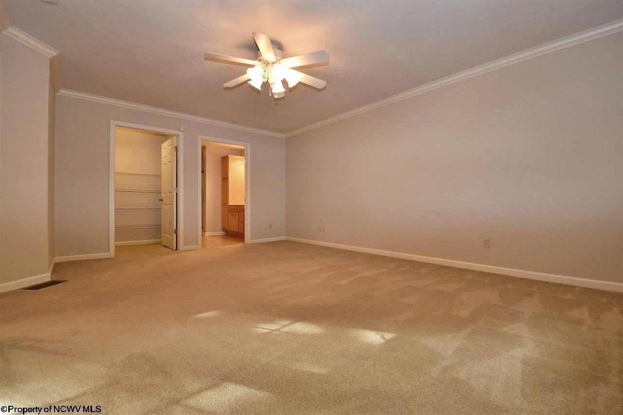 118 Center Ct - Photo 7 of 20