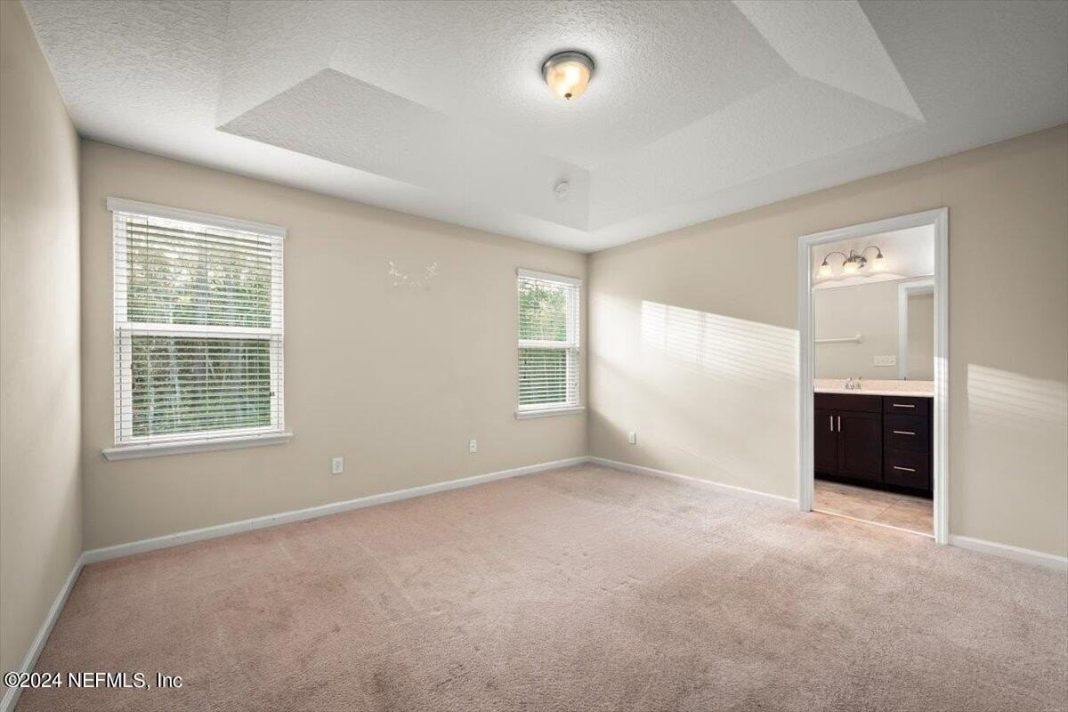 215 Richmond Dr - Photo 7 of 42