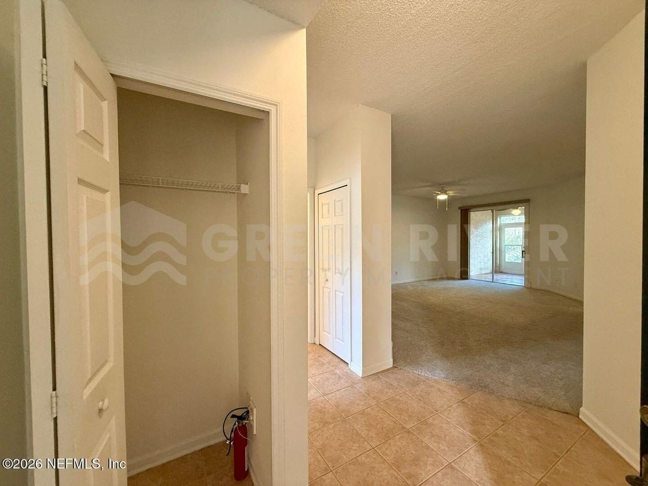 204 Augusta Cir - Photo 5 of 33