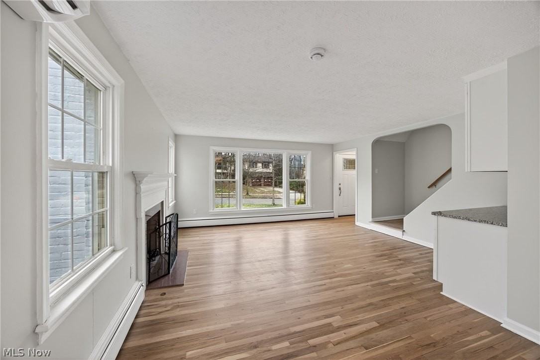 20945 Halworth Rd - Photo 5 of 50