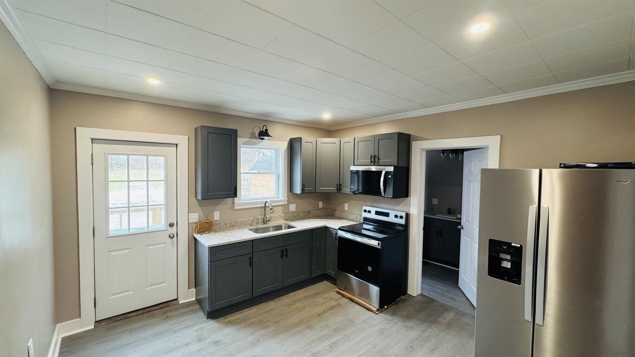 5 Charles St - Photo 5 of 7