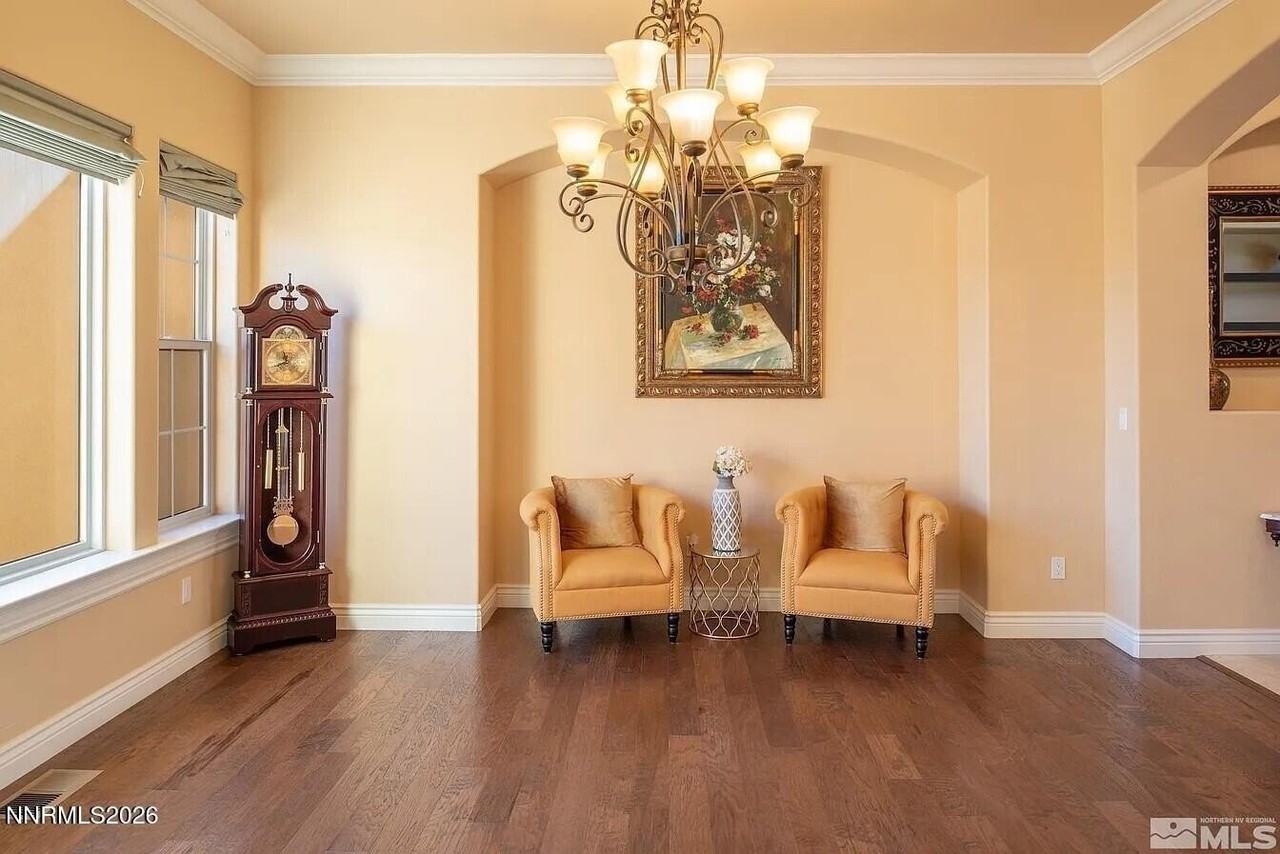 3945 Aspen Holw - Photo 3 of 21