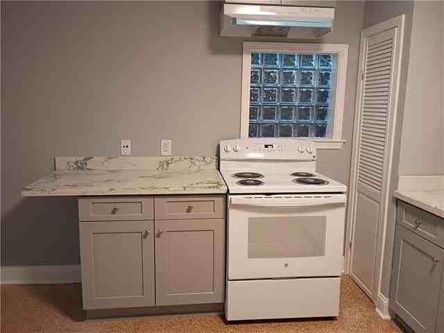 711 Oaklawn Dr #B - Photo 4 of 12