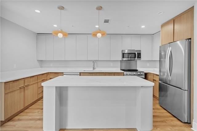 625 Jackson Ave - Photo 2 of 14