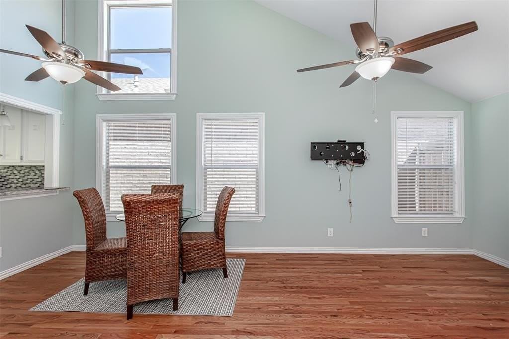 4139 Rosser Sq - Photo 7 of 38