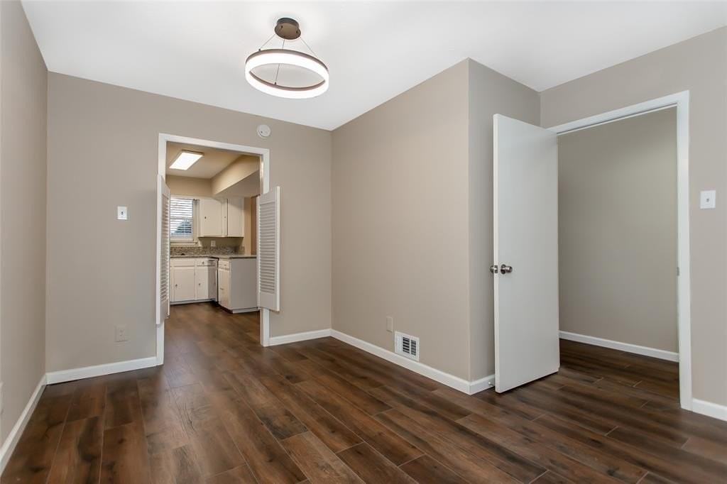 7551 Brentcove Cir - Photo 6 of 34