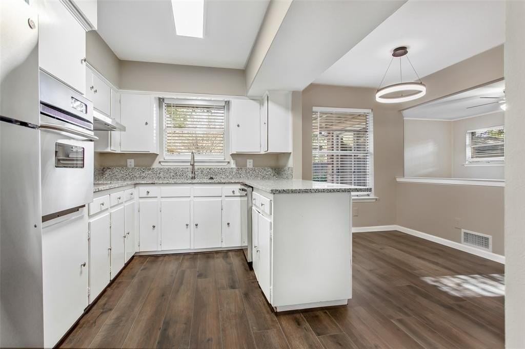 7551 Brentcove Cir - Photo 7 of 34