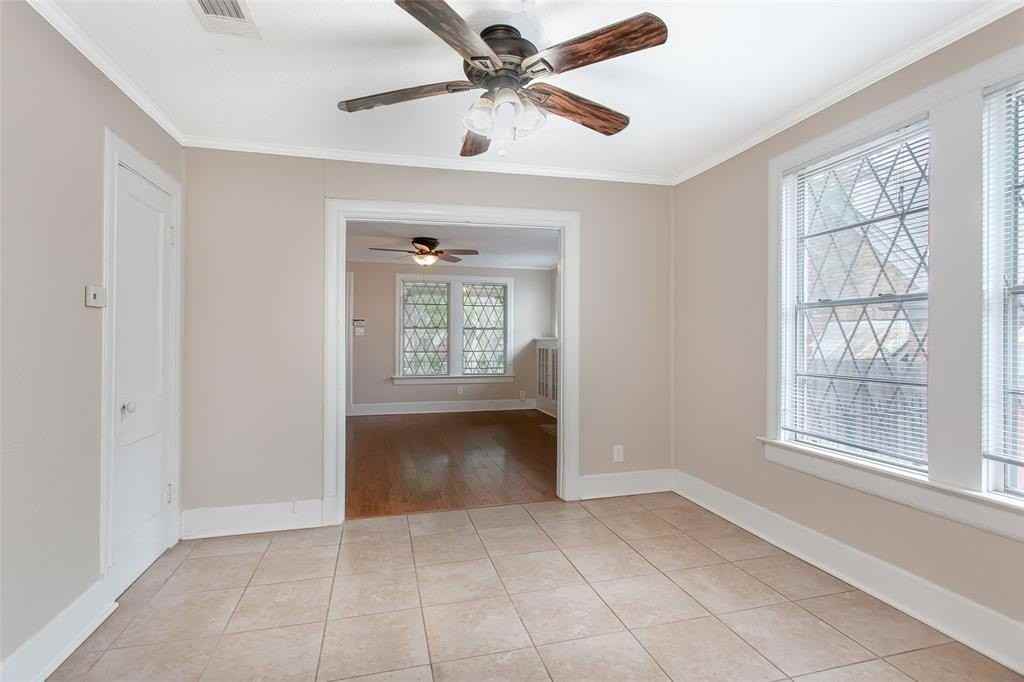 6922 Lindsley Ave - Photo 6 of 24