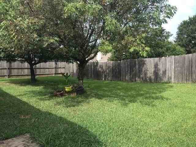 220 Pinecrest - Photo 4 of 10