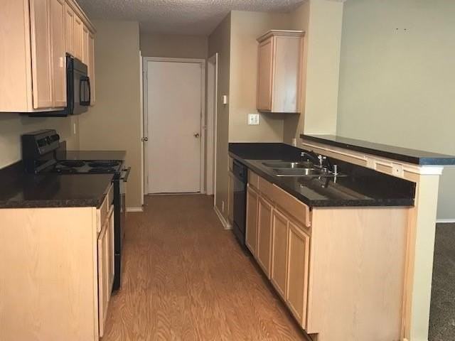 220 Pinecrest - Photo 6 of 10