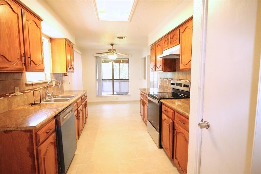 711 Dickey Dr - Photo 7 of 27