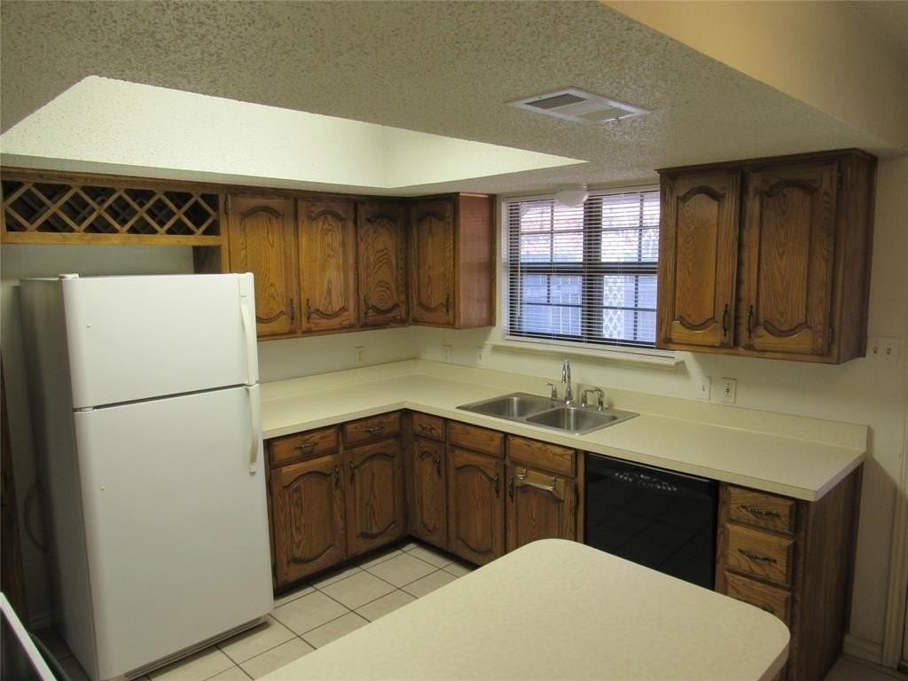 737 Alice Ln - Photo 4 of 9