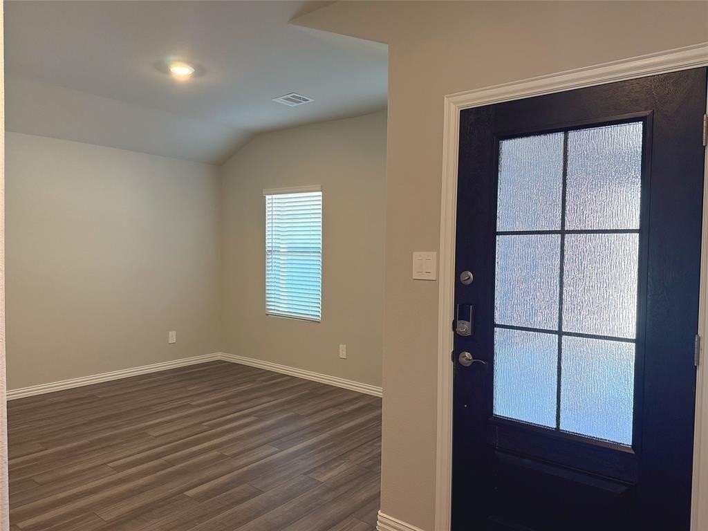 1206 Corkwood Dr - Photo 7 of 17