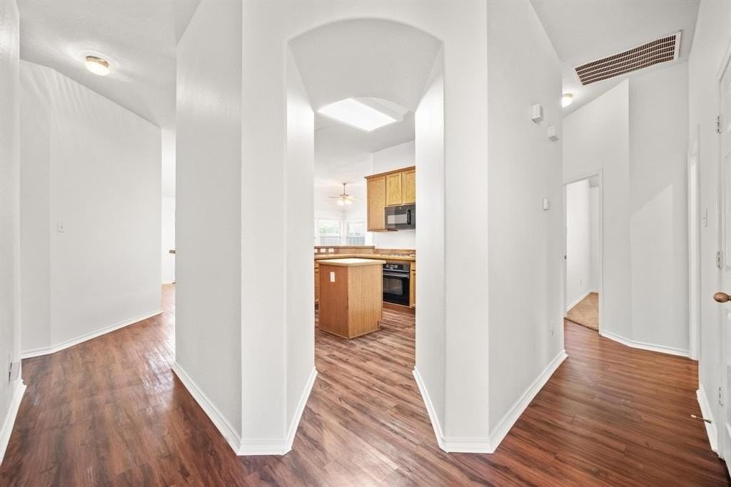 9880 Wyndbrook Dr - Photo 7 of 24