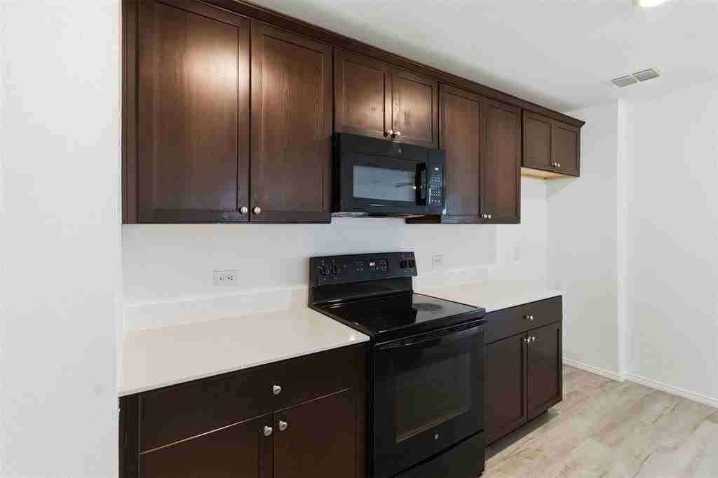 5449 Finbrooke Dr - Photo 4 of 30