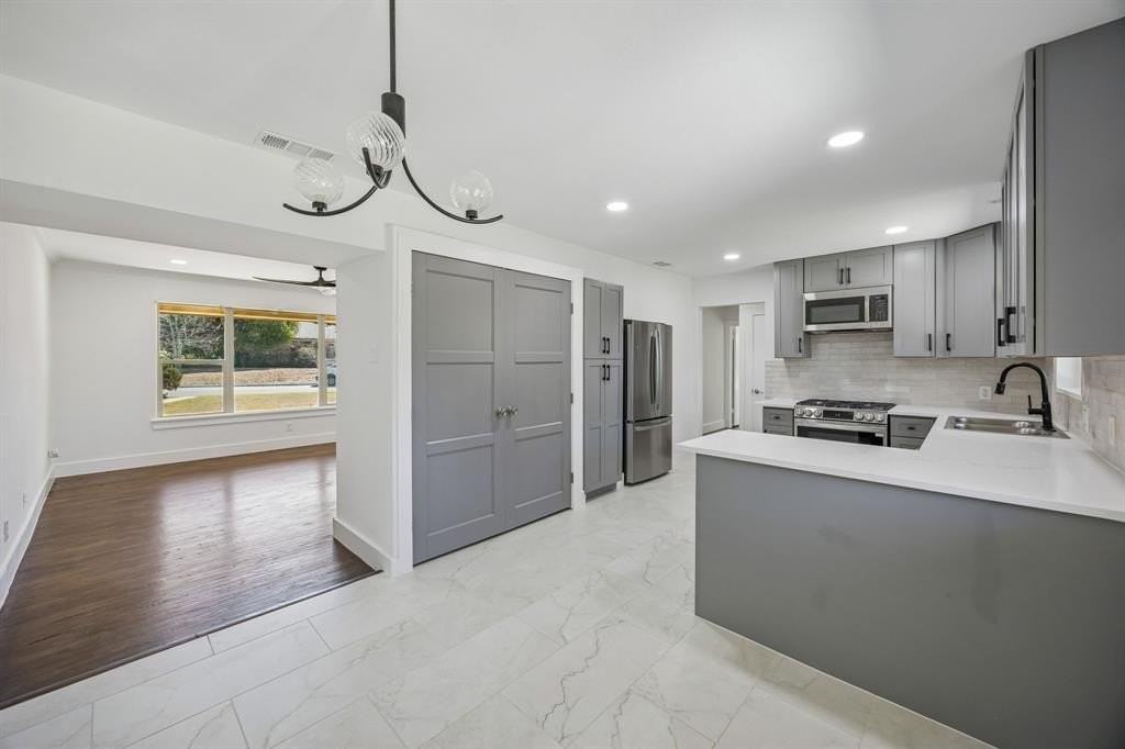 9361 Angora St - Photo 4 of 13