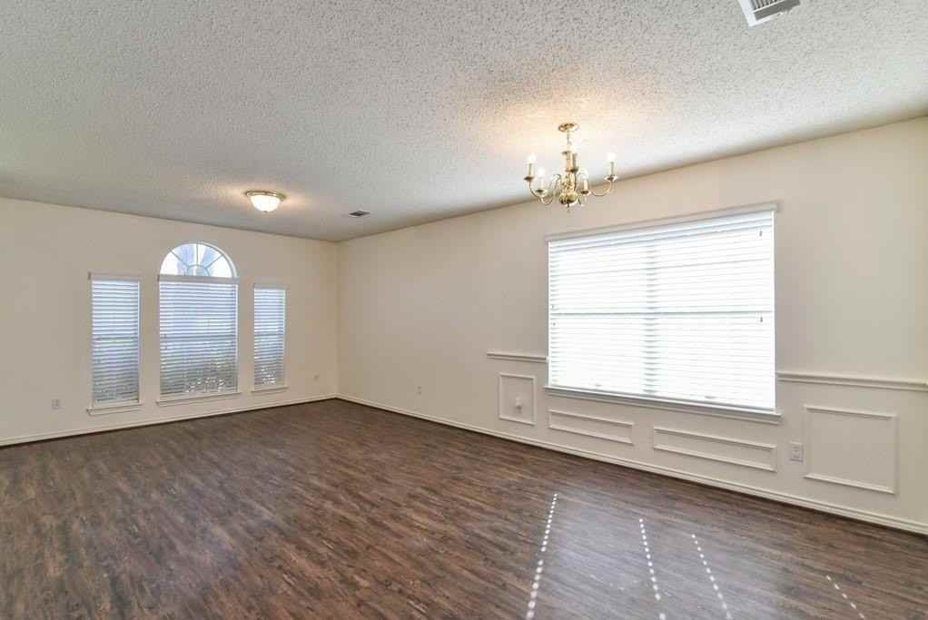 307 Stell Ave - Photo 4 of 27