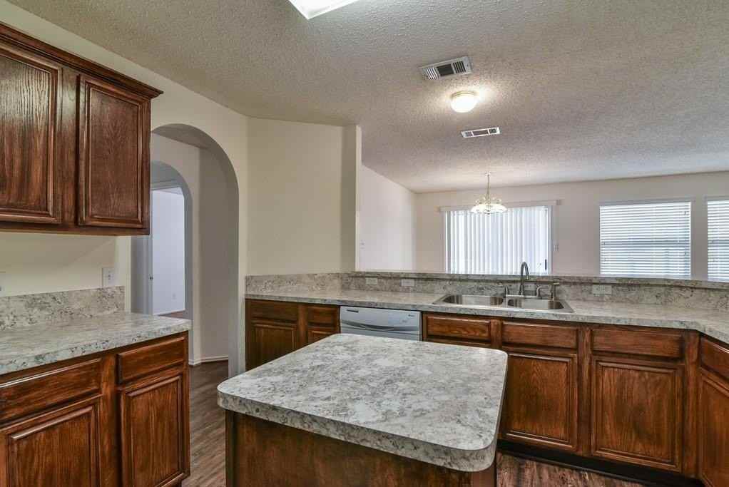 307 Stell Ave - Photo 7 of 27