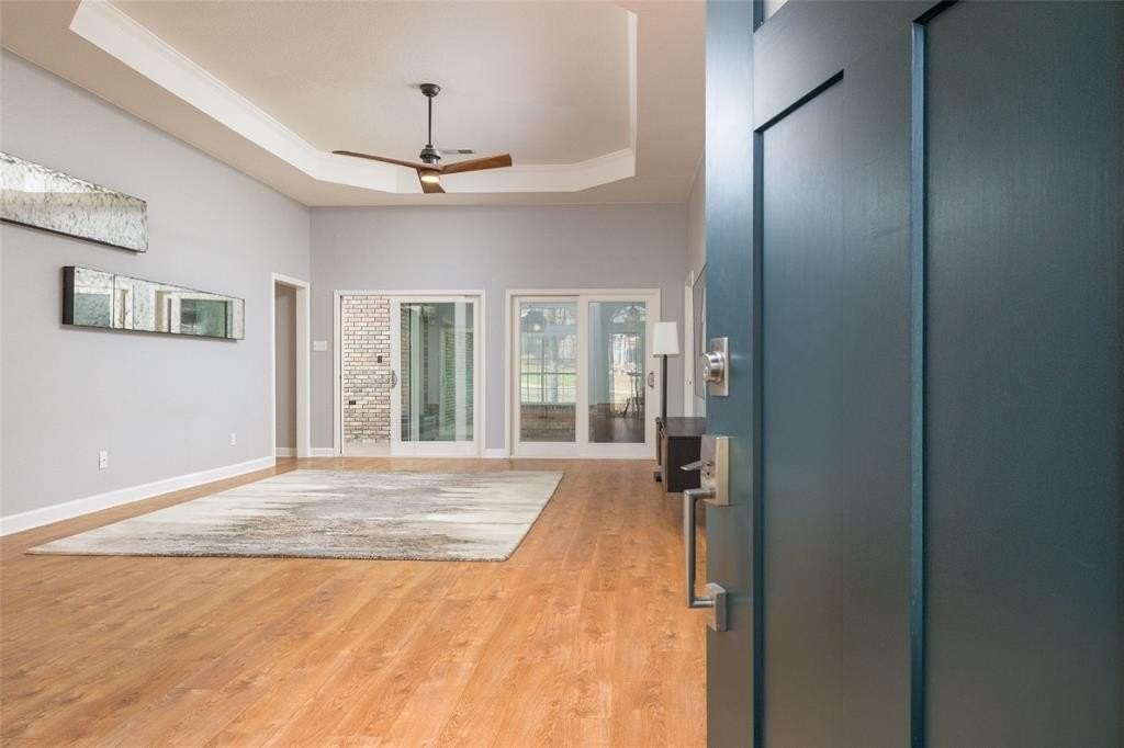 207 Pebble Beach Dr - Photo 4 of 40