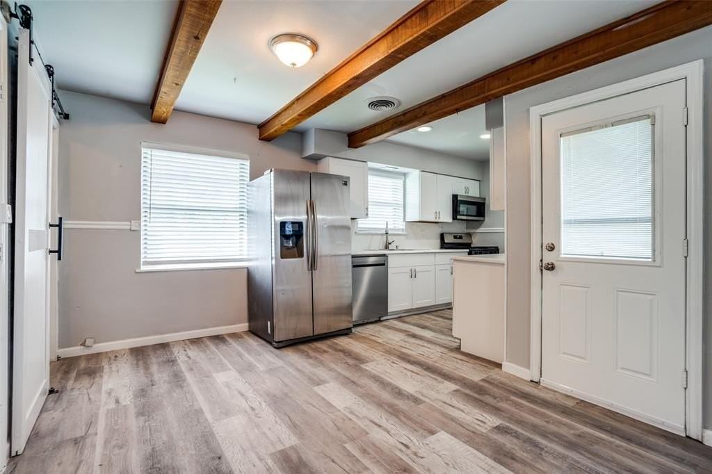 266 W Fulton St - Photo 4 of 13