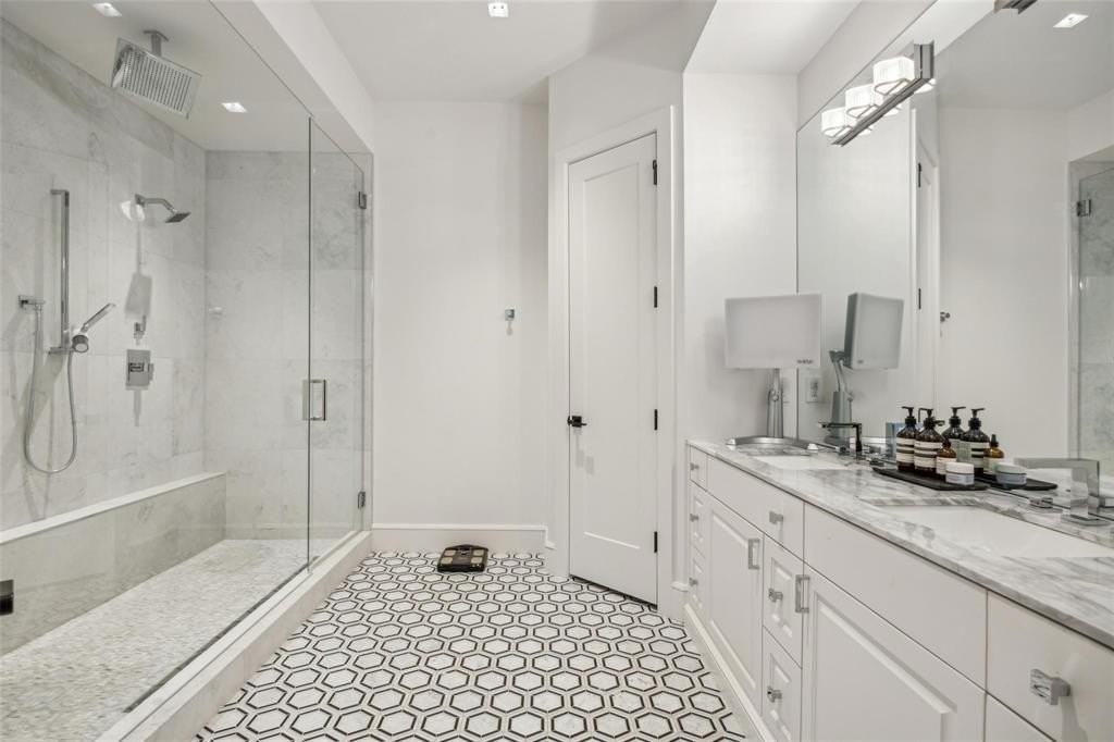 2210 Boll St - Photo 2 of 30