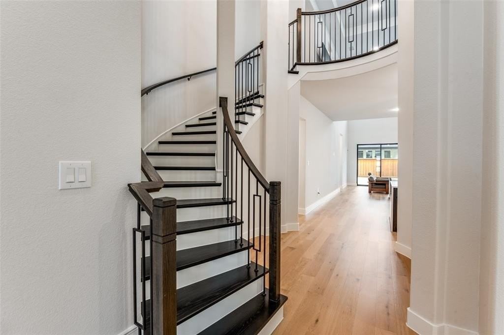 3712 Connie Ln - Photo 3 of 25