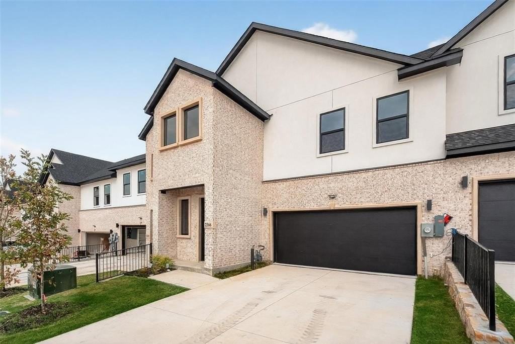 2366 Usmen Dr - Photo 2 of 32