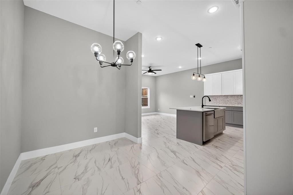 2366 Usmen Dr - Photo 5 of 32