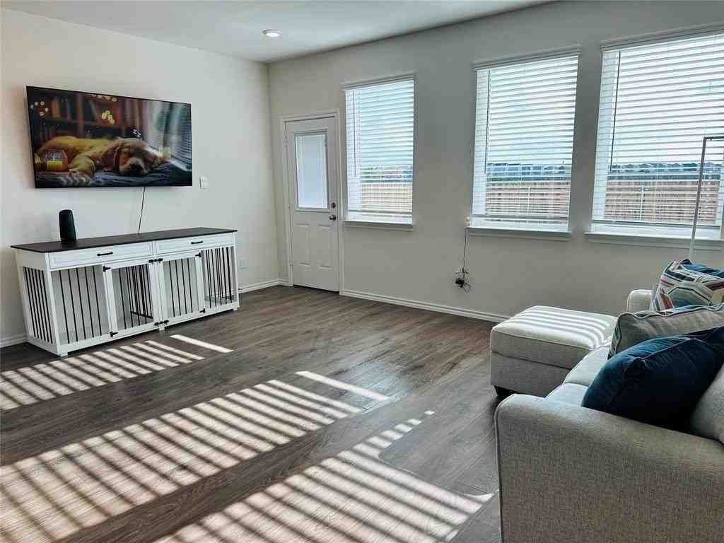 6234 Holly Spring Rd - Photo 5 of 23