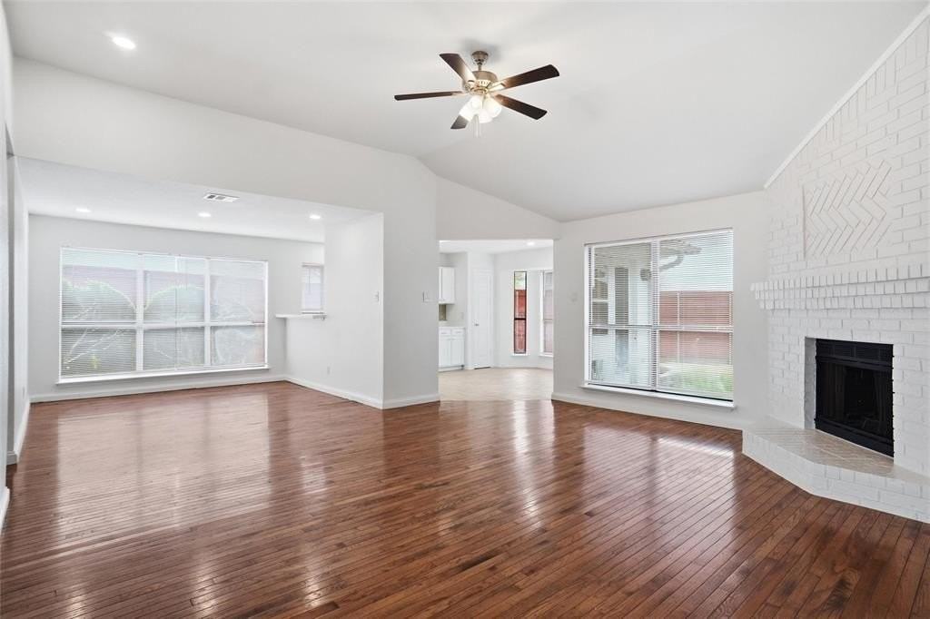 1022 Fairview Ct - Photo 4 of 15