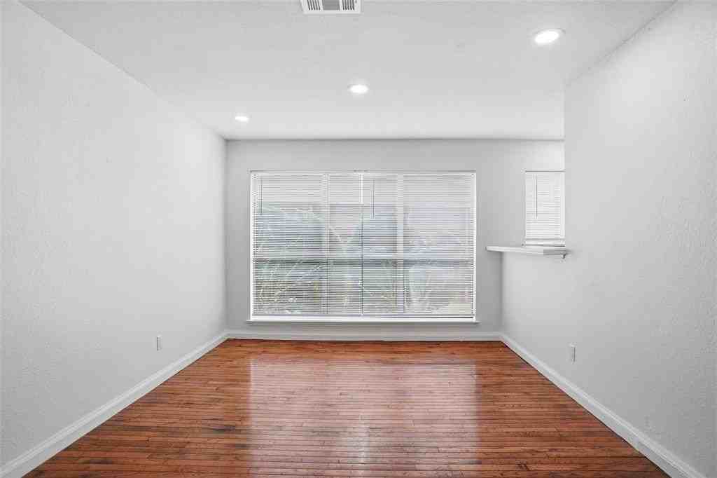 1022 Fairview Ct - Photo 7 of 15