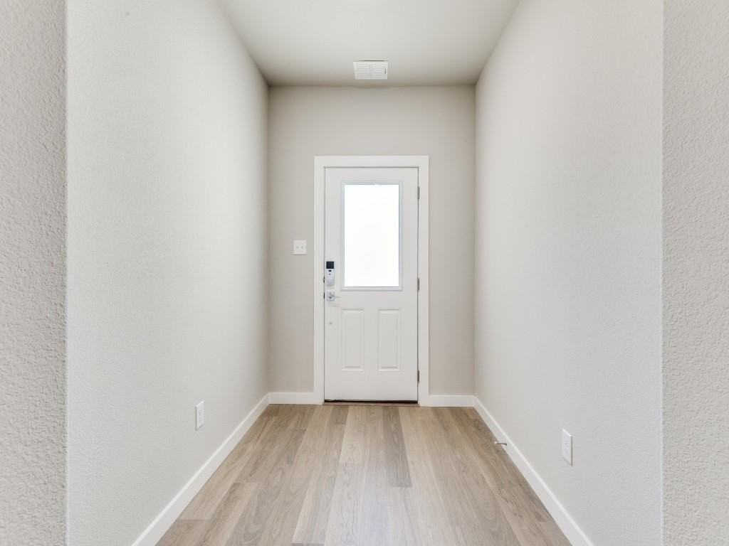 15224 Supreme St - Photo 4 of 25