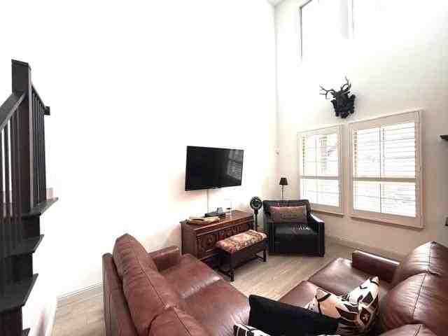 420 Parkside Dr - Photo 6 of 9