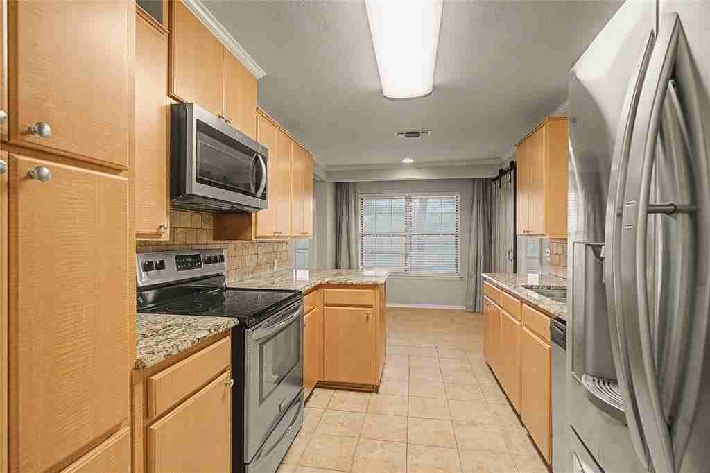 3200 Hickory Ct - Photo 7 of 30