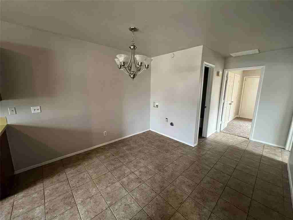 1212 W Hunt St #1212 - Photo 3 of 7