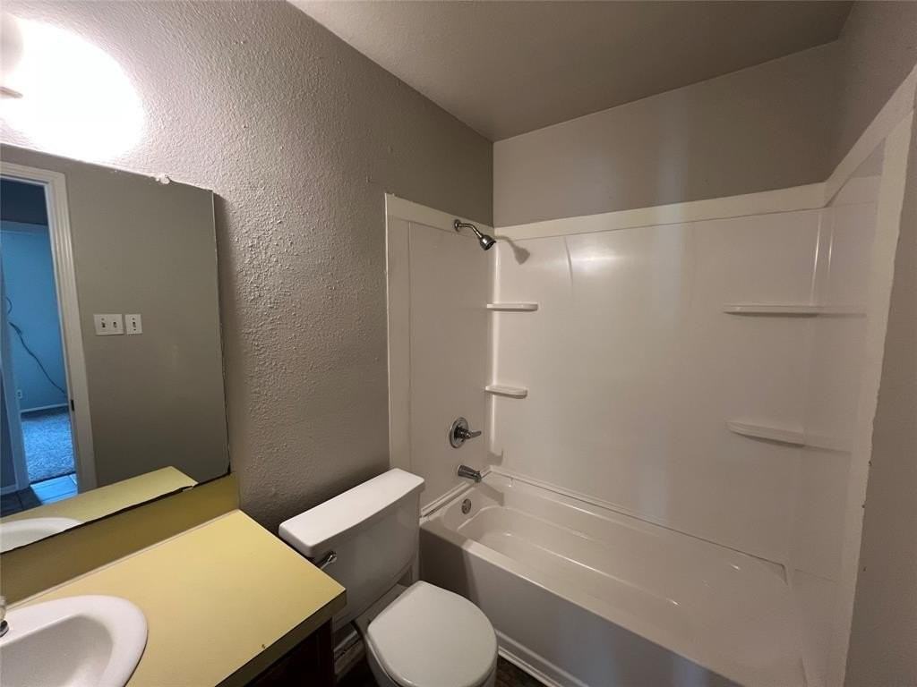 1212 W Hunt St #1212 - Photo 6 of 7