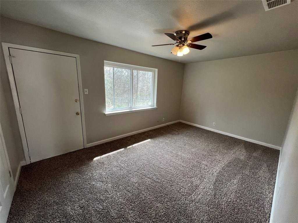 1212 W Hunt St #1212 - Photo 7 of 7