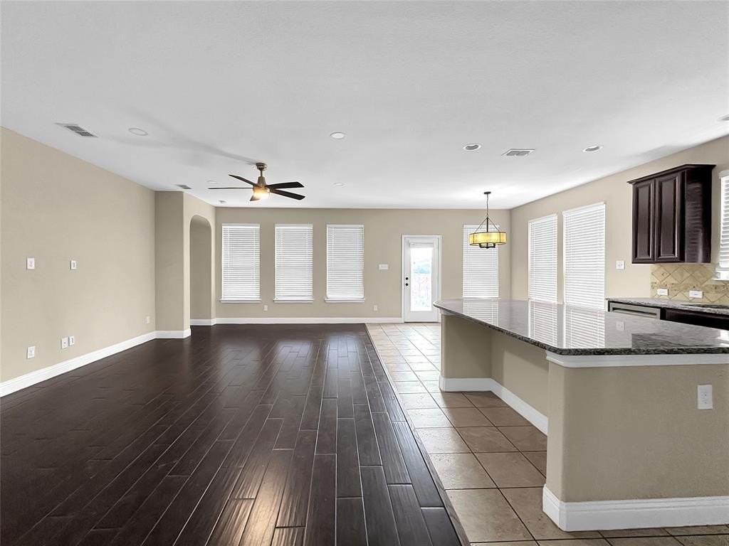 1952 Sunny Side Dr - Photo 5 of 19