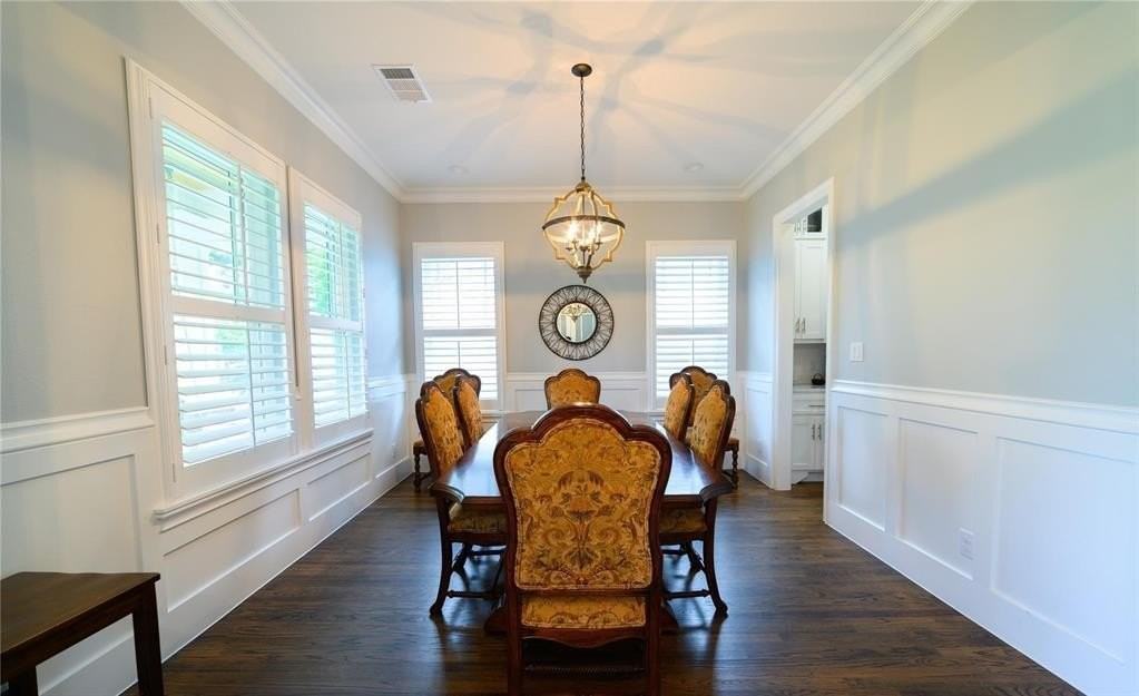 6030 Belmont Ave - Photo 4 of 28